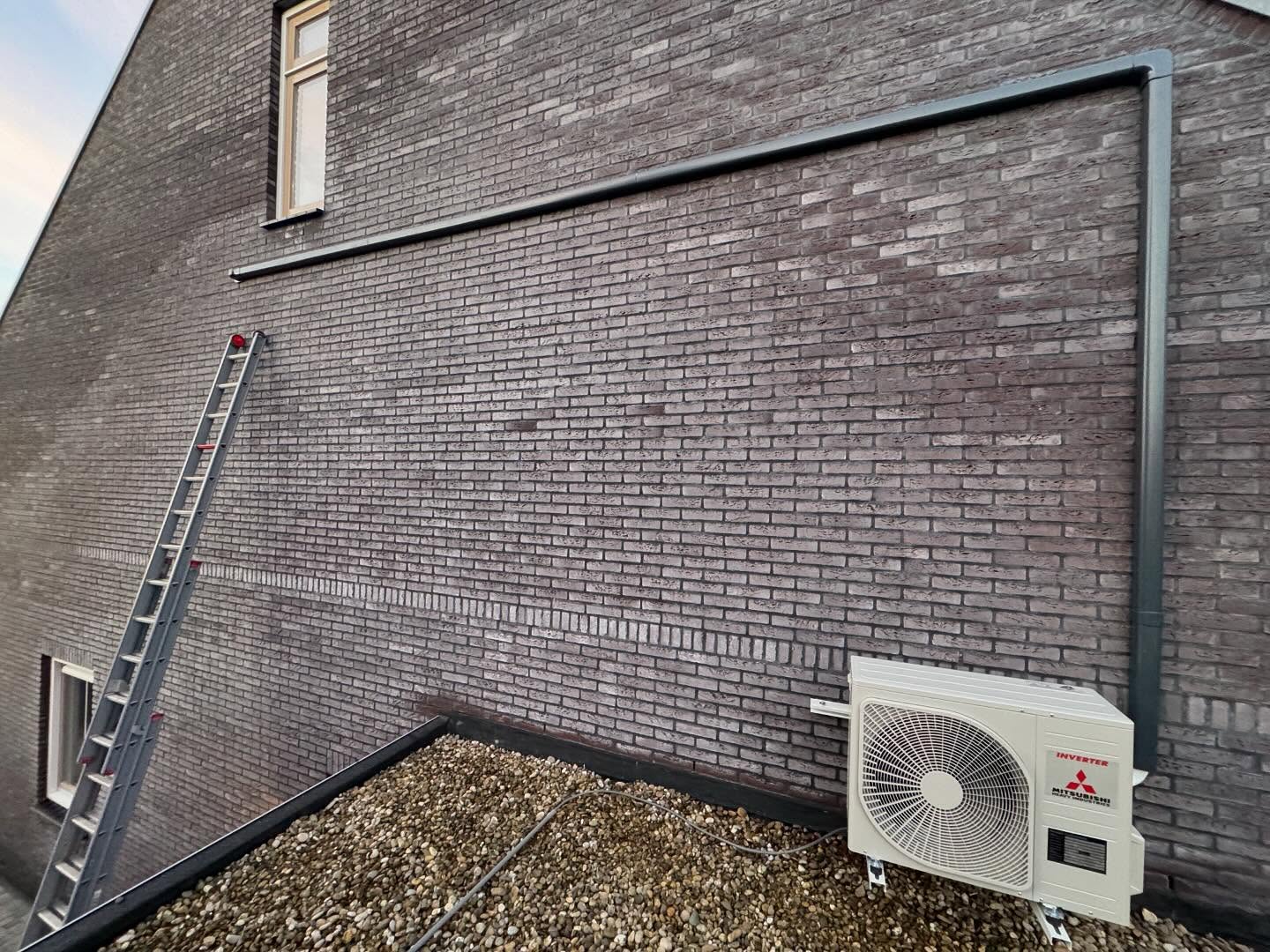 Airco buitenunit installatie